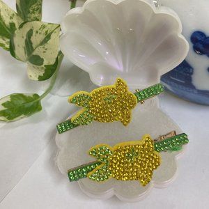 Turtle hair pin
